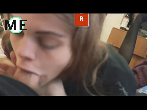 ❤️ ديك الحلق ، جوارب طويلة ممزقة والكعوب الممزقة لطيفة للقاء ❤️